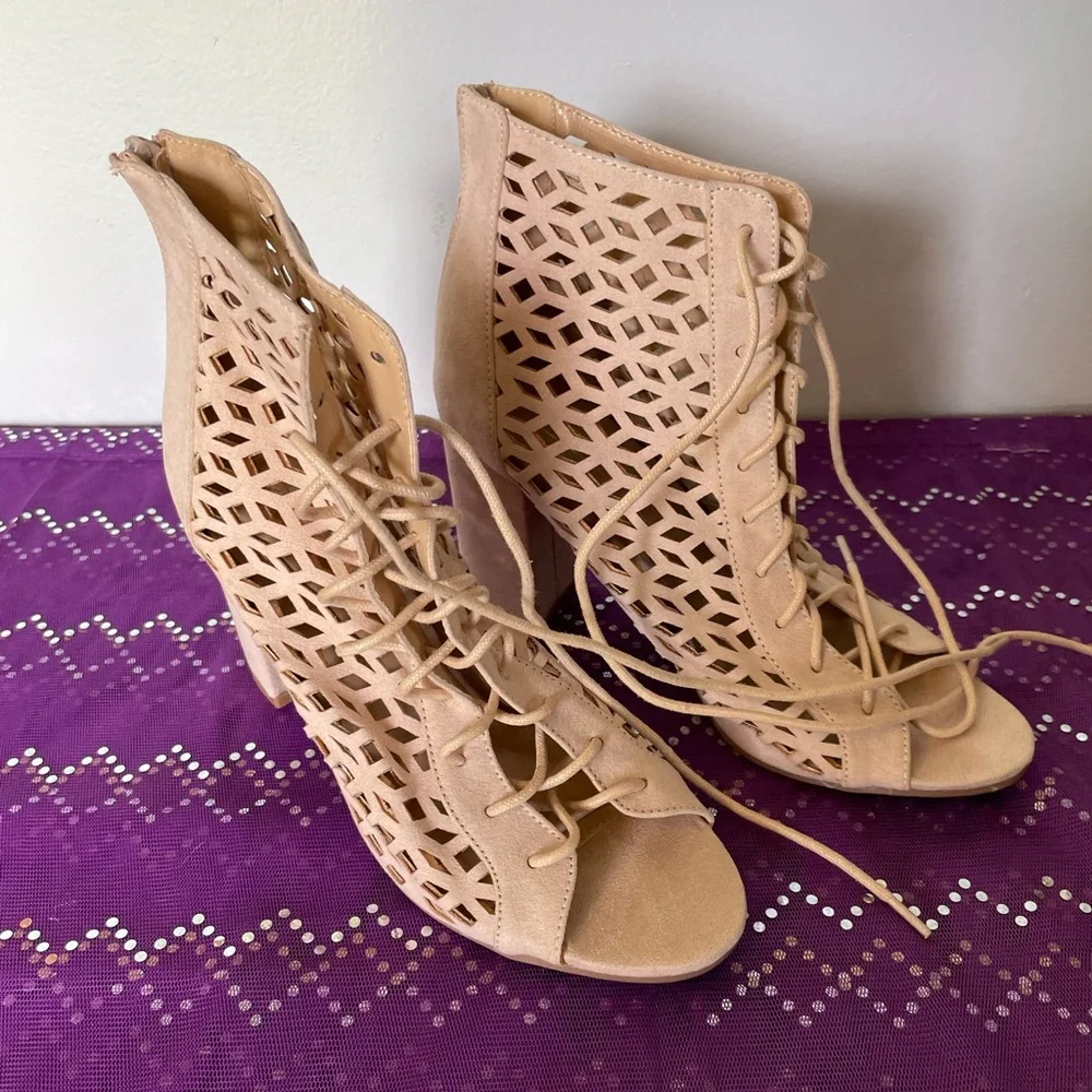 Yoki Cut-out Lace-up Booties, Size 7.5